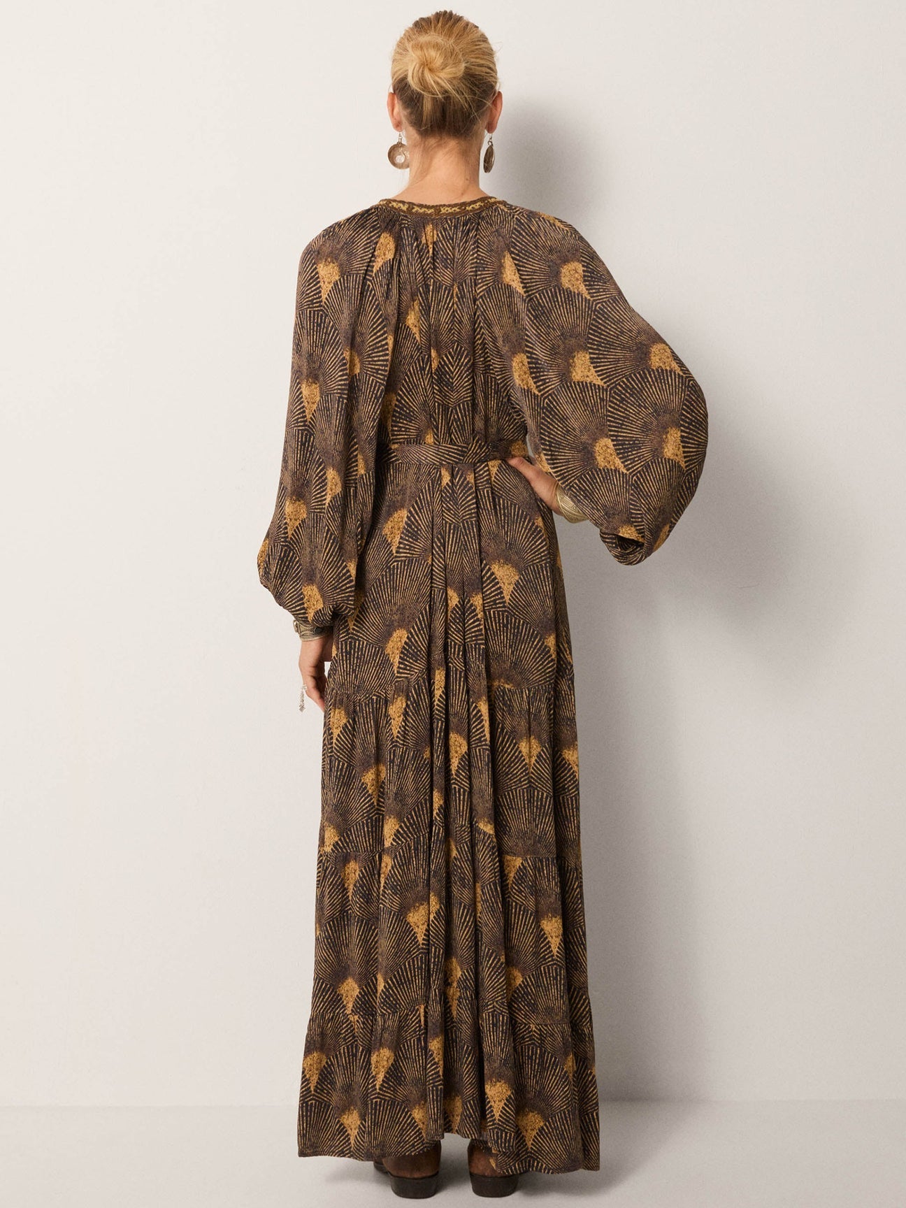 Robe Maison Hotel Anouk