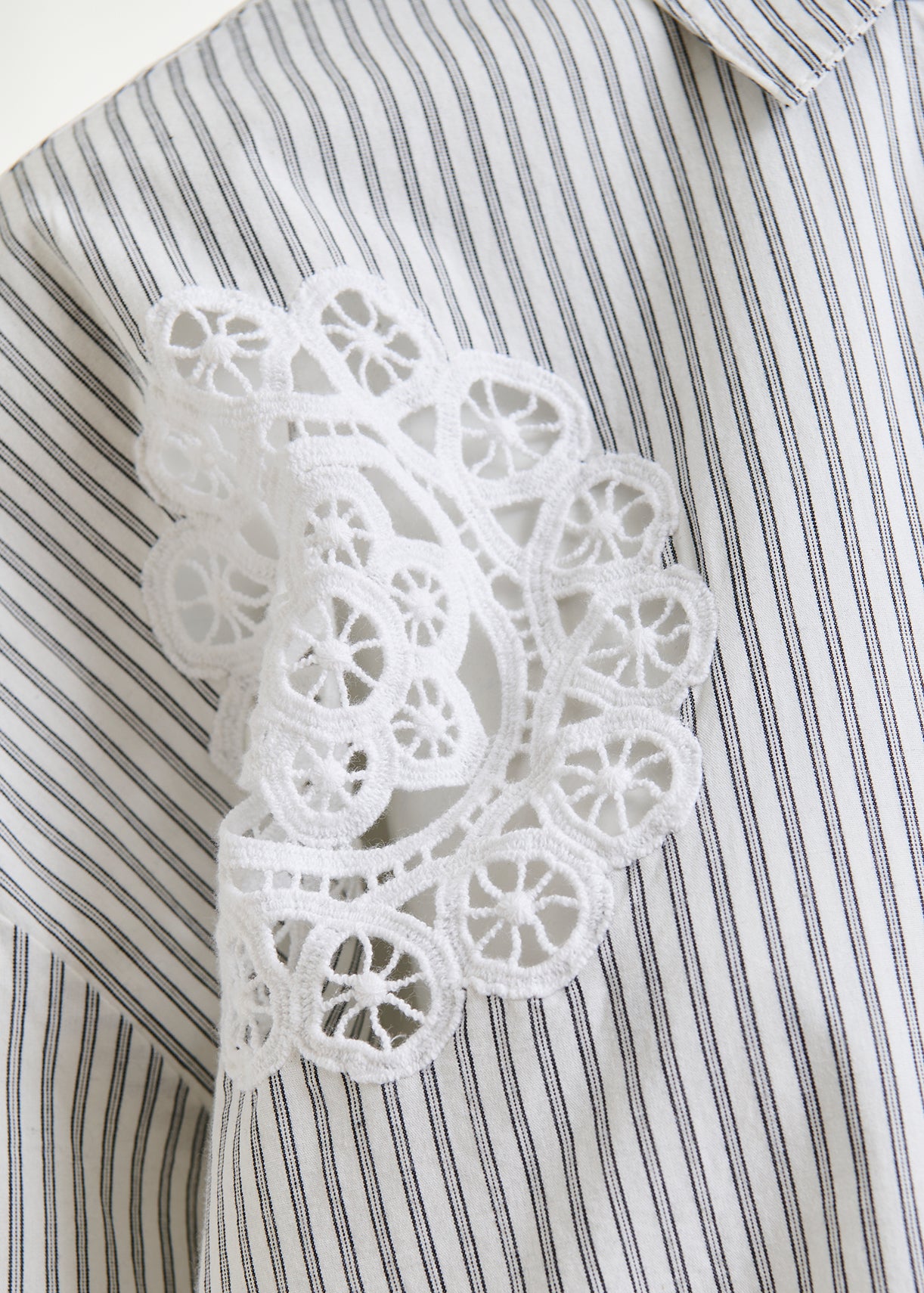 Identical lace applique shirt