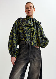 Illicium pussy bow tie shirt