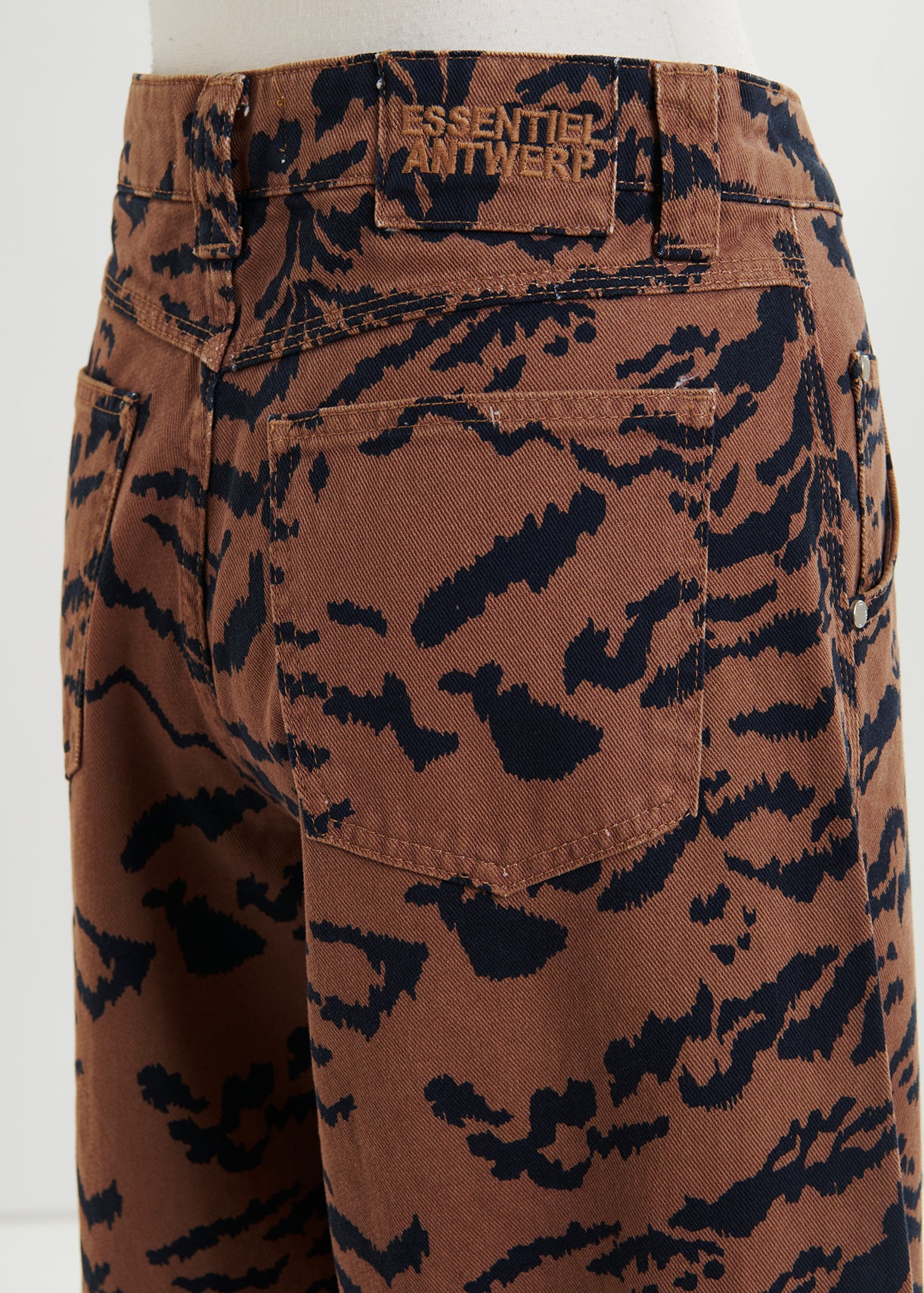 Impeccable printed jeans