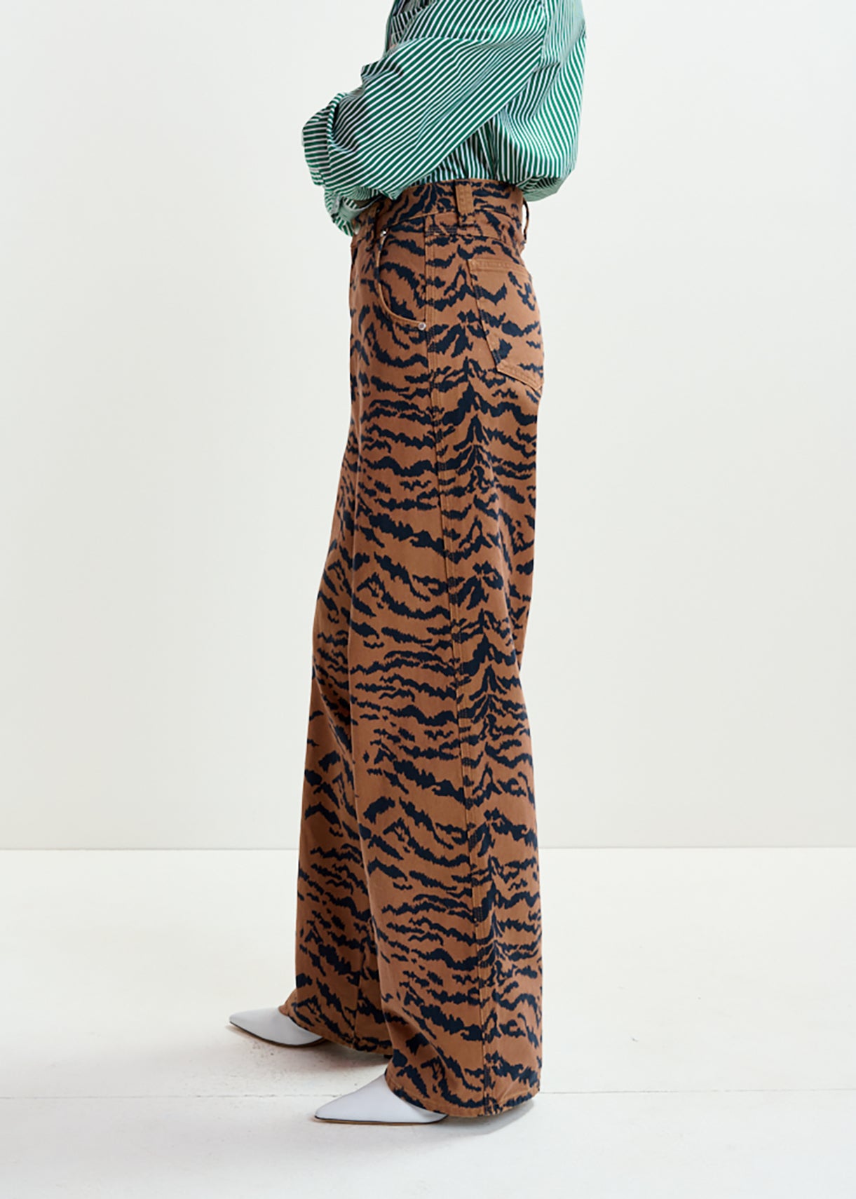 Impeccable printed jeans