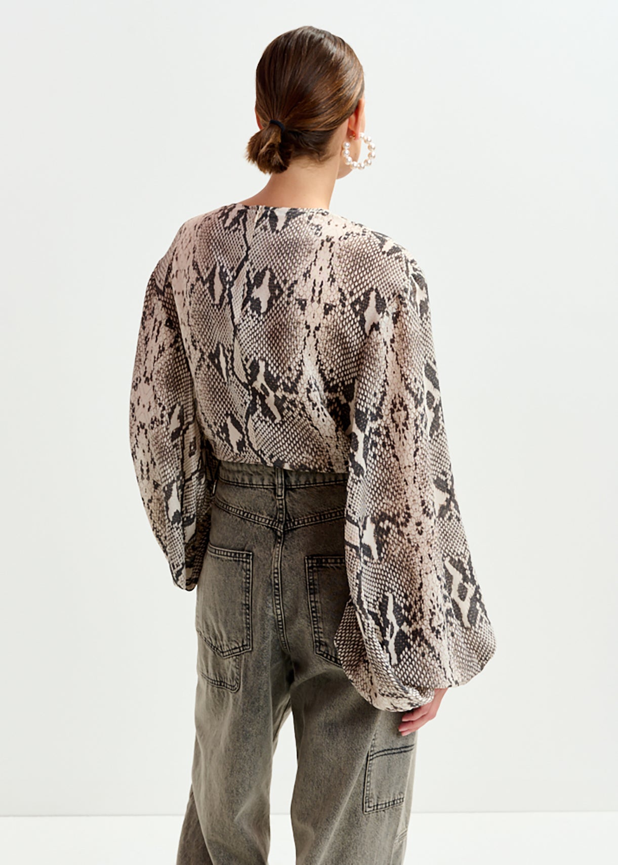 Inemy balloon sleeve top