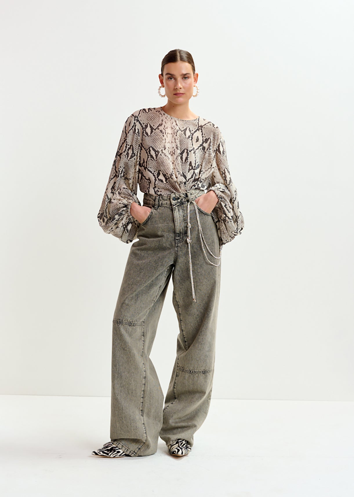 Inemy balloon sleeve top