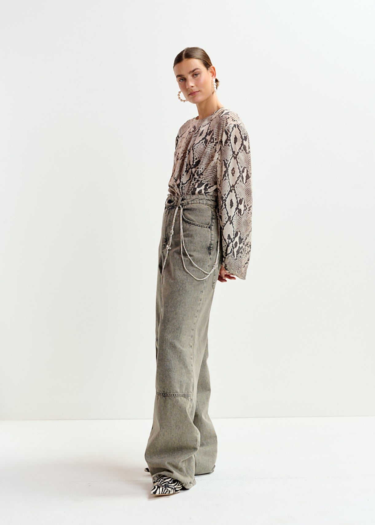 Inemy balloon sleeve top